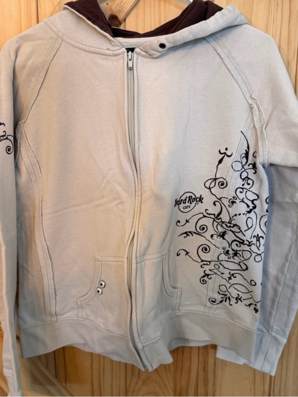 VINTAGE Hard Rock Cafe Cream Hoodie with Black Logo Tag